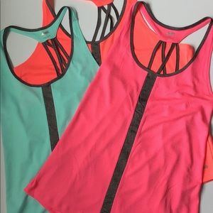 Women’s Avia workout tops x large